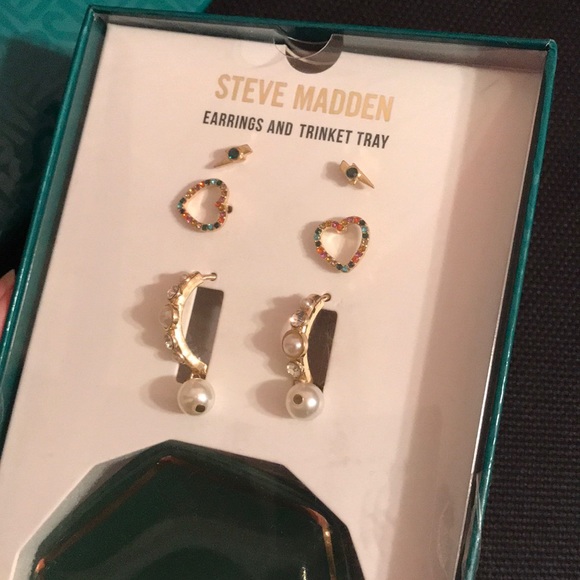 Steve Madden: Earrings & Trinket Tray - Picture 3 of 7